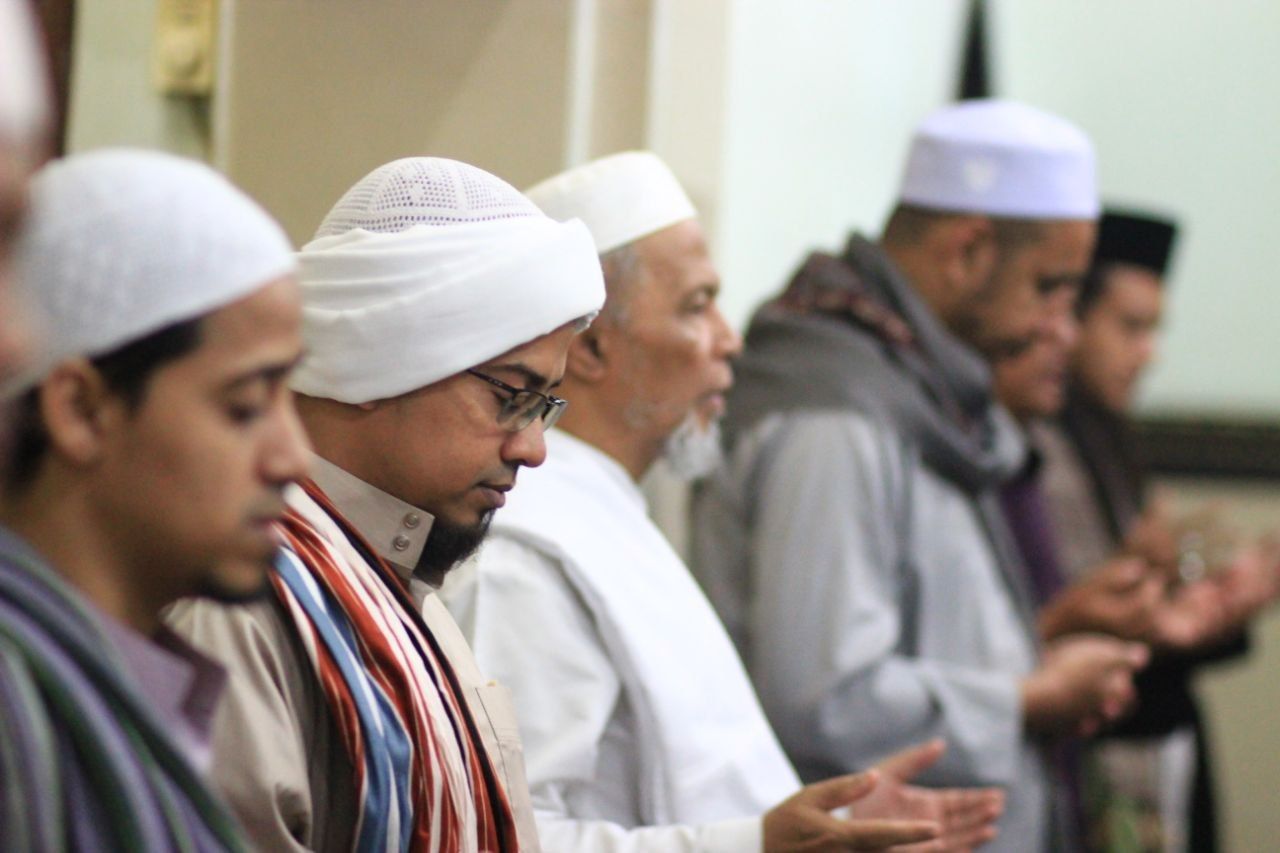 Jalsah Itsnain di Masjid Al-Hikmah — Foto 1