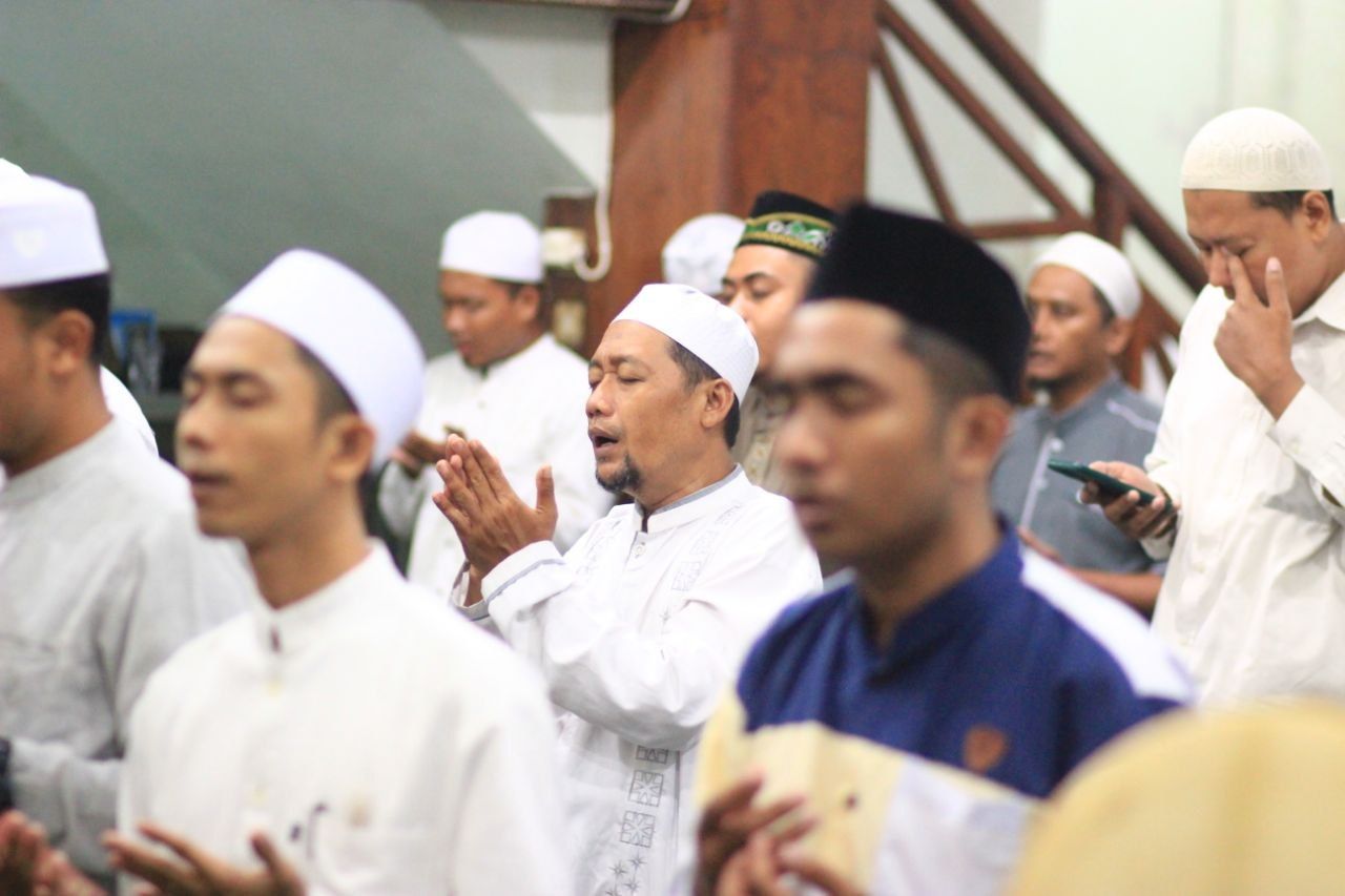 Jalsah Itsnain di Masjid Al-Hikmah — Foto 2