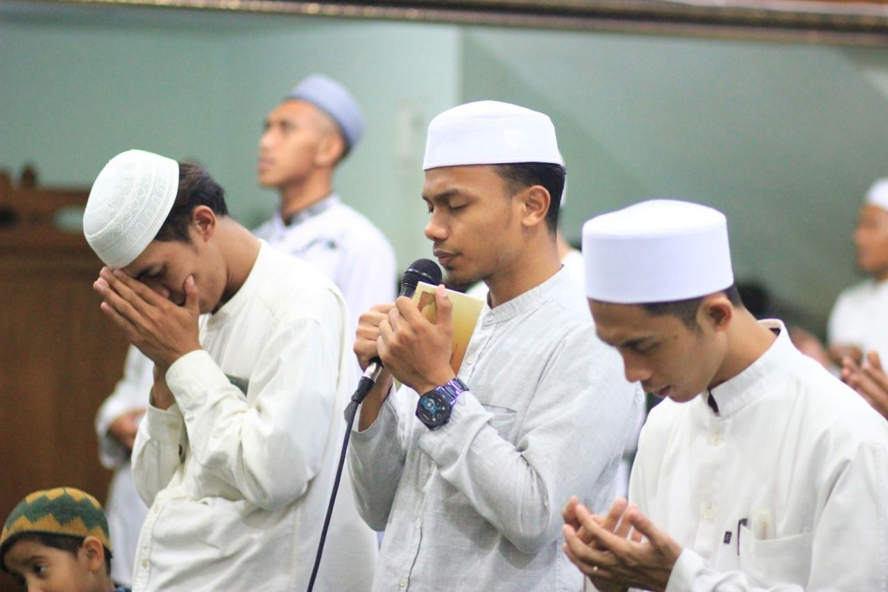 Jalsah Itsnain di Masjid Al-Hikmah — Foto 3
