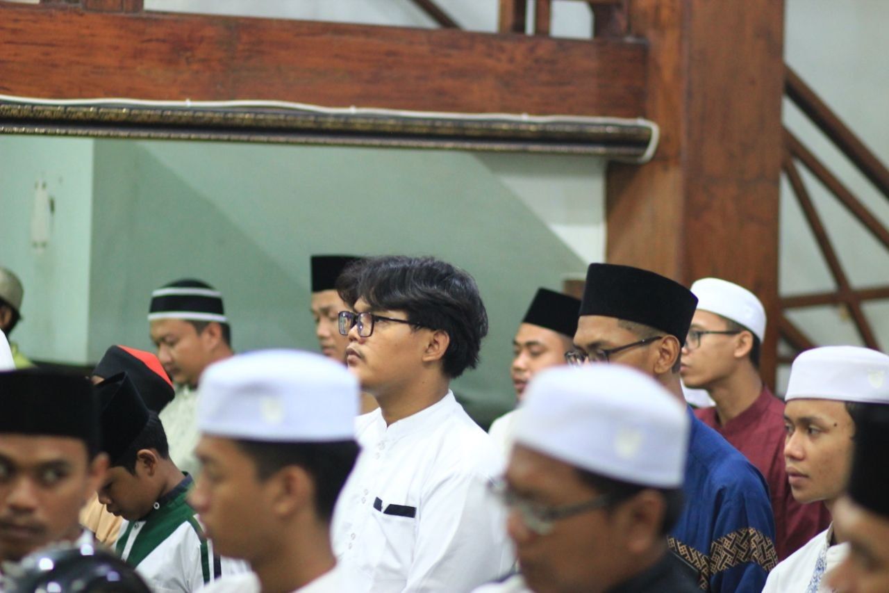 Jalsah Itsnain di Masjid Al-Hikmah — Foto 4
